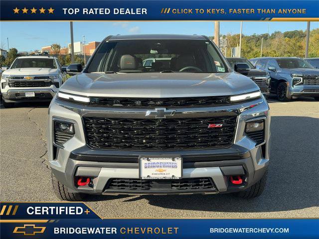 Used 2025 Chevrolet Traverse Z71 w/ Driver Confidence Package AWD/4WD image 2