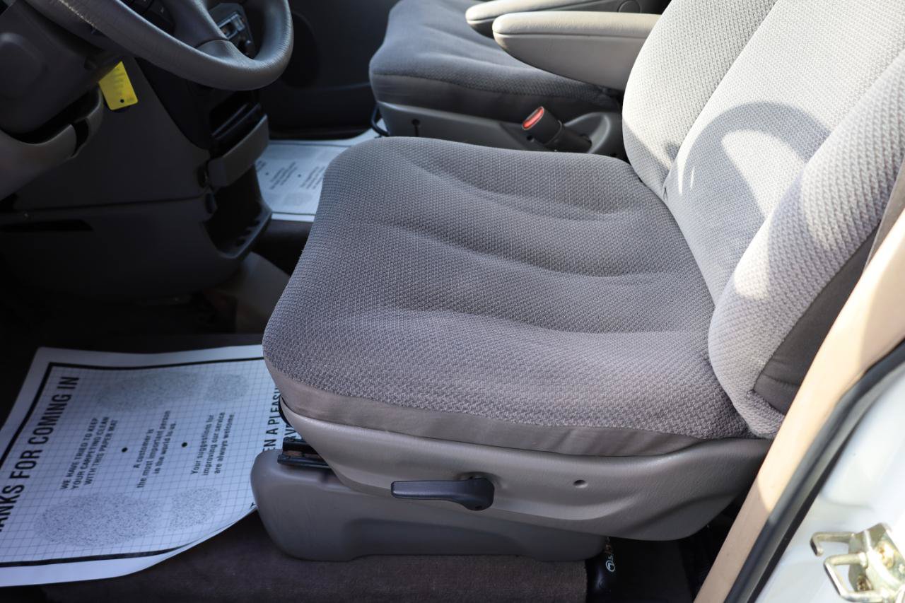 Used 2003 Dodge Grand Caravan SE FWD image 6