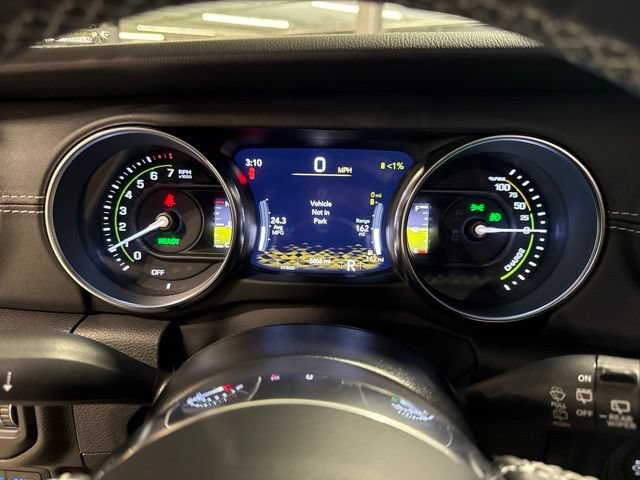 Used 2022 Jeep Wrangler Unlimited Sahara w/ Cold Weather Group AWD/4WD image 13