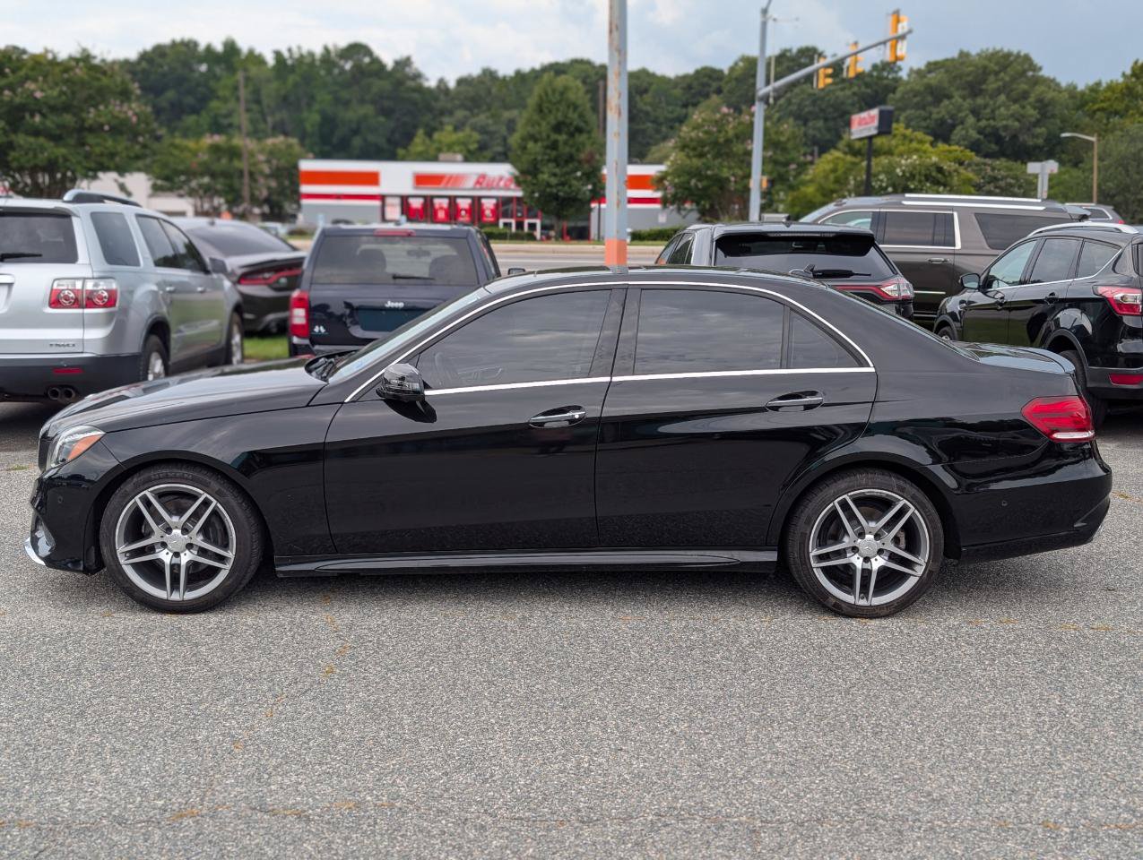 Used 2014 Mercedes-Benz E 350 Sedan image 2