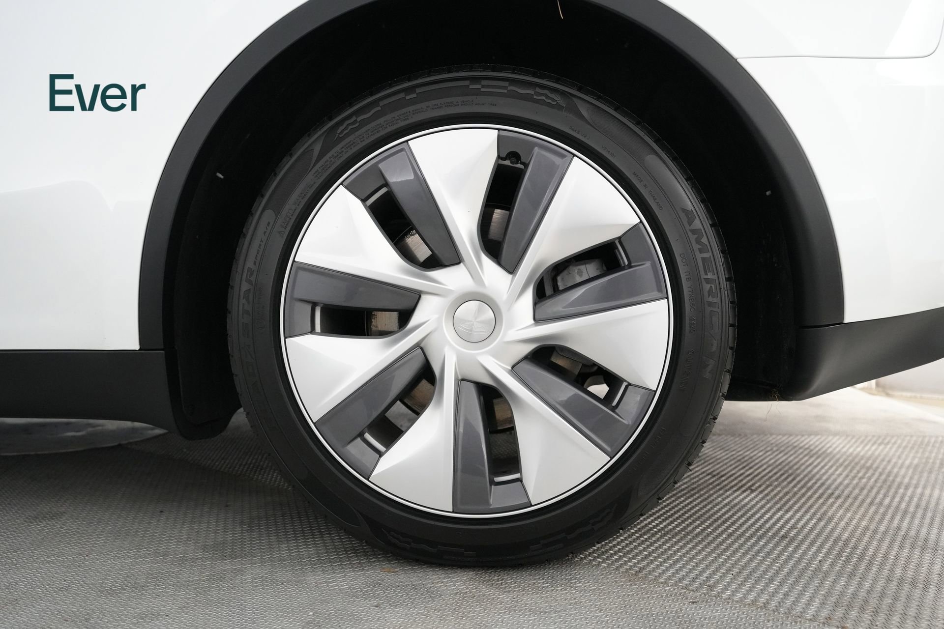 Used 2023 Tesla Model Y Long Range image 9