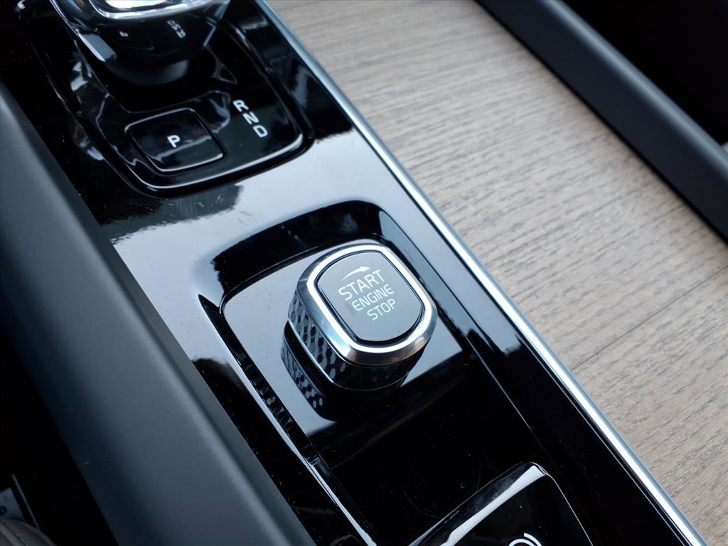 New 2026 Volvo XC60 B5 Plus w/ Protection Package Premier image 19