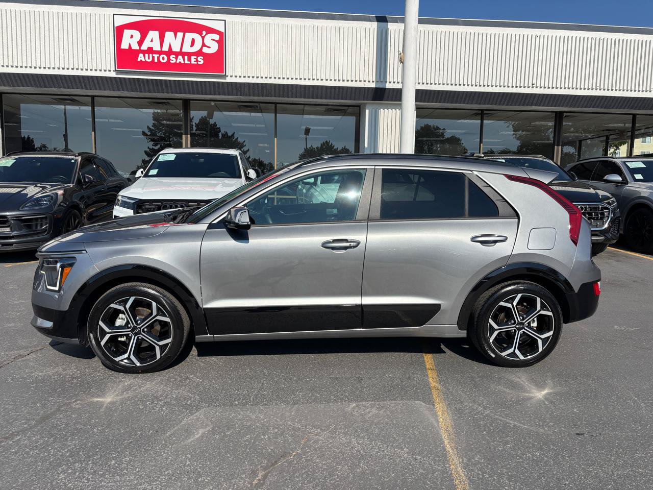 Used 2024 Kia Niro EX Touring FWD image 18