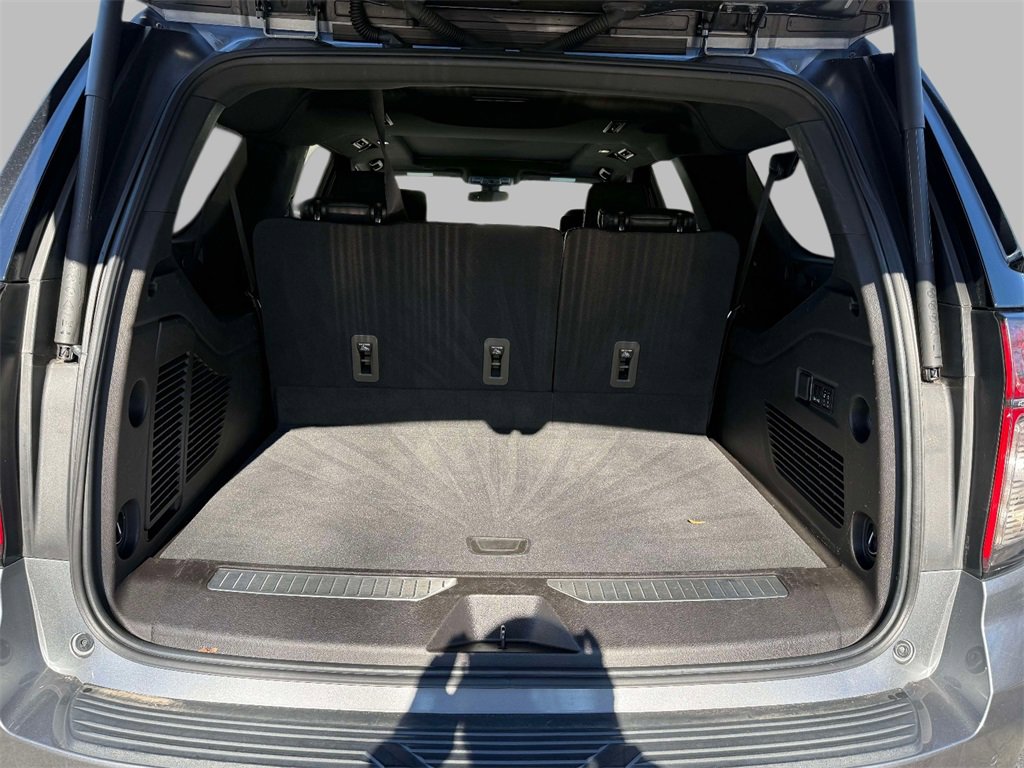 Used 2021 Chevrolet Suburban RST w/ Luxury Package image 18