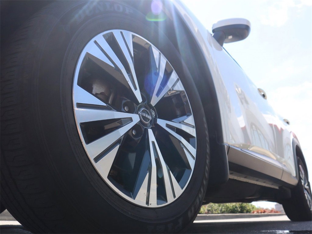 Certified 2023 Nissan Rogue SV image 11