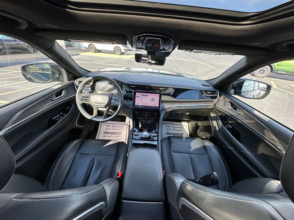 Used 2023 Jeep Grand Cherokee Overland w/ Luxury Tech Group IV image 5