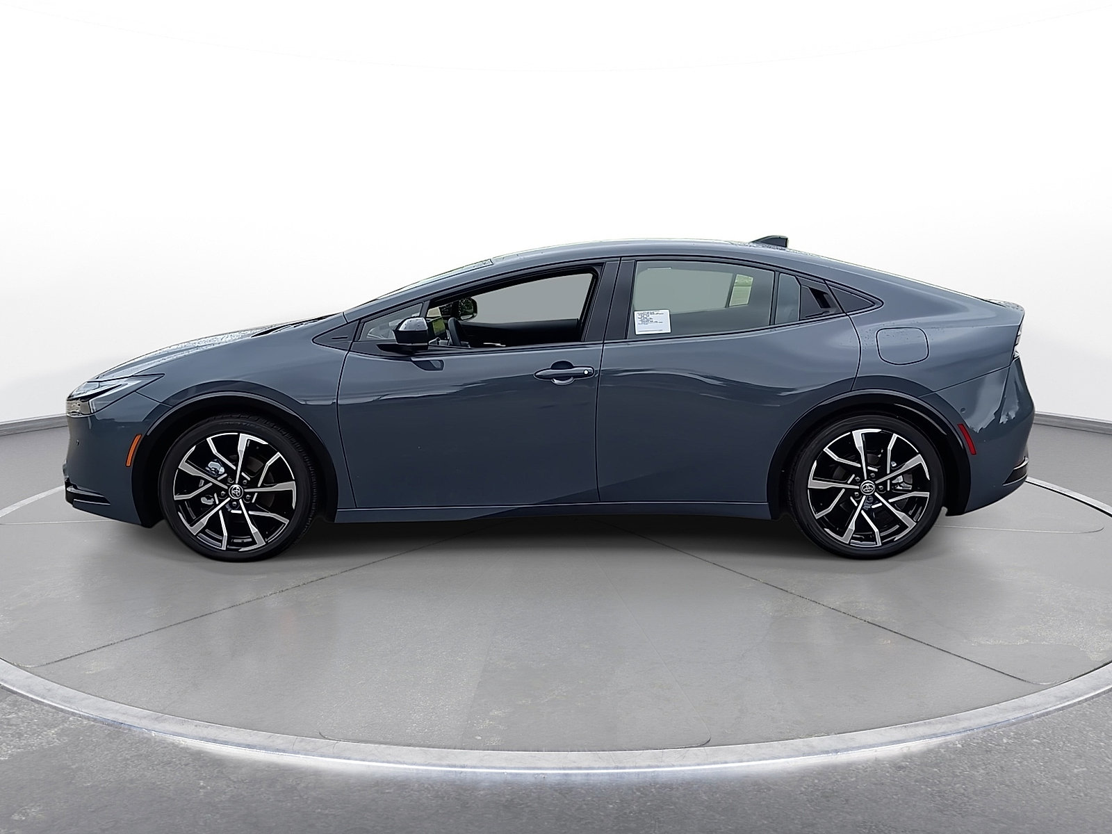 New 2026 Toyota Prius Plug-In Hybrid FWD image 5