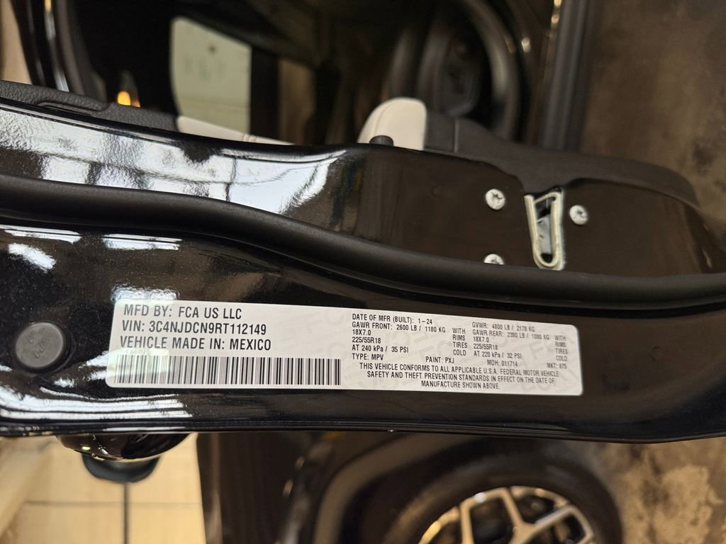 Used 2024 Jeep Compass Limited image 31