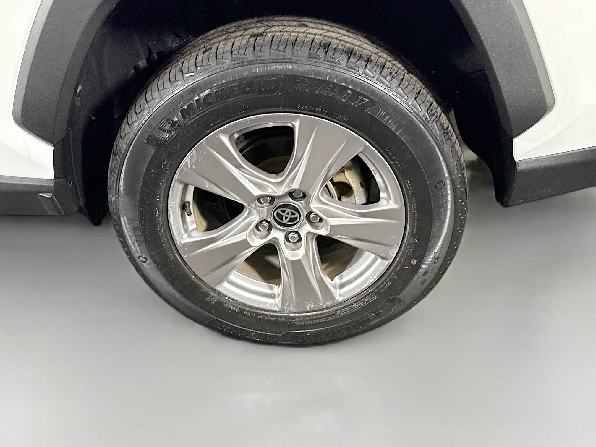 Used 2022 Toyota RAV4 XLE w/ Convenience Package FWD image 37