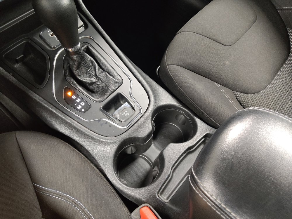 Used 2020 Jeep Cherokee Latitude FWD image 26