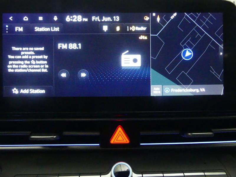 Used 2024 Hyundai Elantra SEL image 11