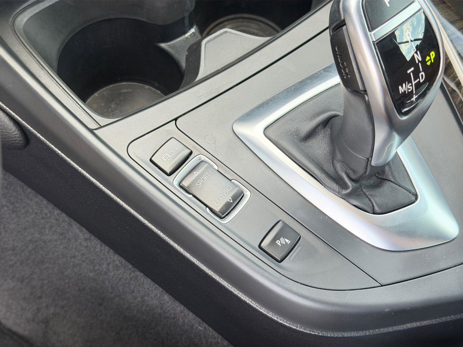 Used 2017 BMW 230i Convertible image 25