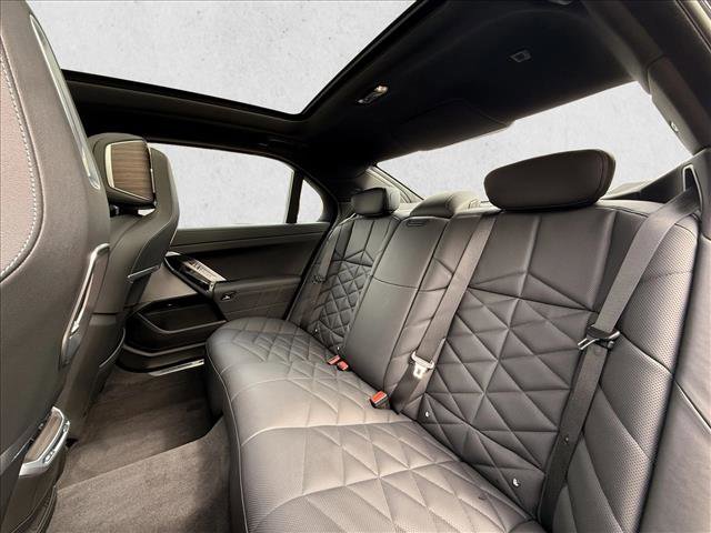 Used 2024 BMW 740i xDrive w/ Premium Package 2 image 12