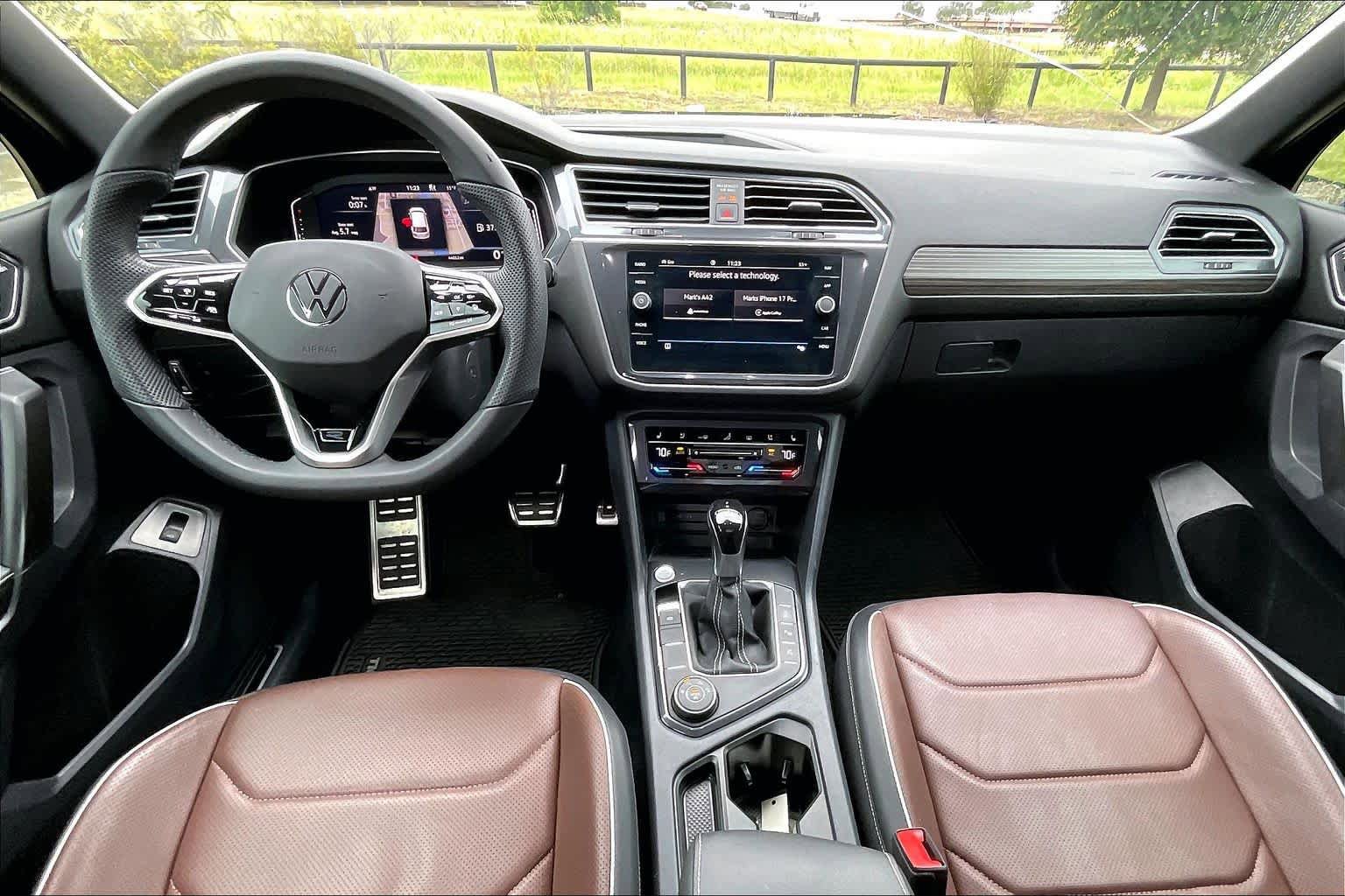 Used 2022 Volkswagen Tiguan SEL R-Line AWD/4WD image 16
