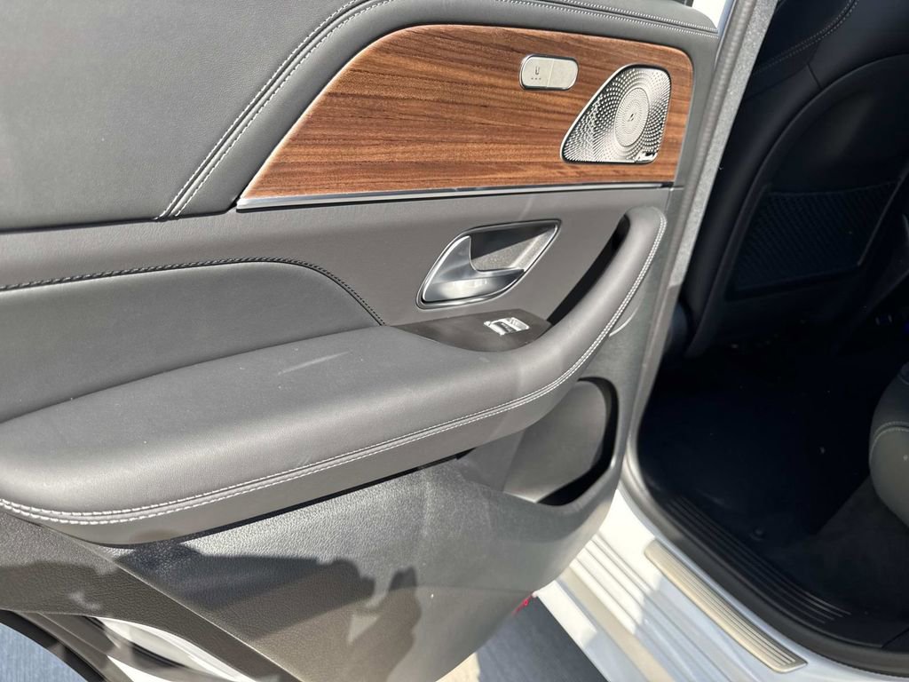 New 2026 Mercedes-Benz GLE 53 AMG 4MATIC Coupe image 12
