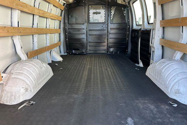 Used 2020 Chevrolet Express 2500 w/ Driver Convenience Package image 15