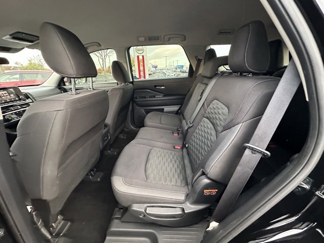 Used 2022 Nissan Pathfinder SV image 27