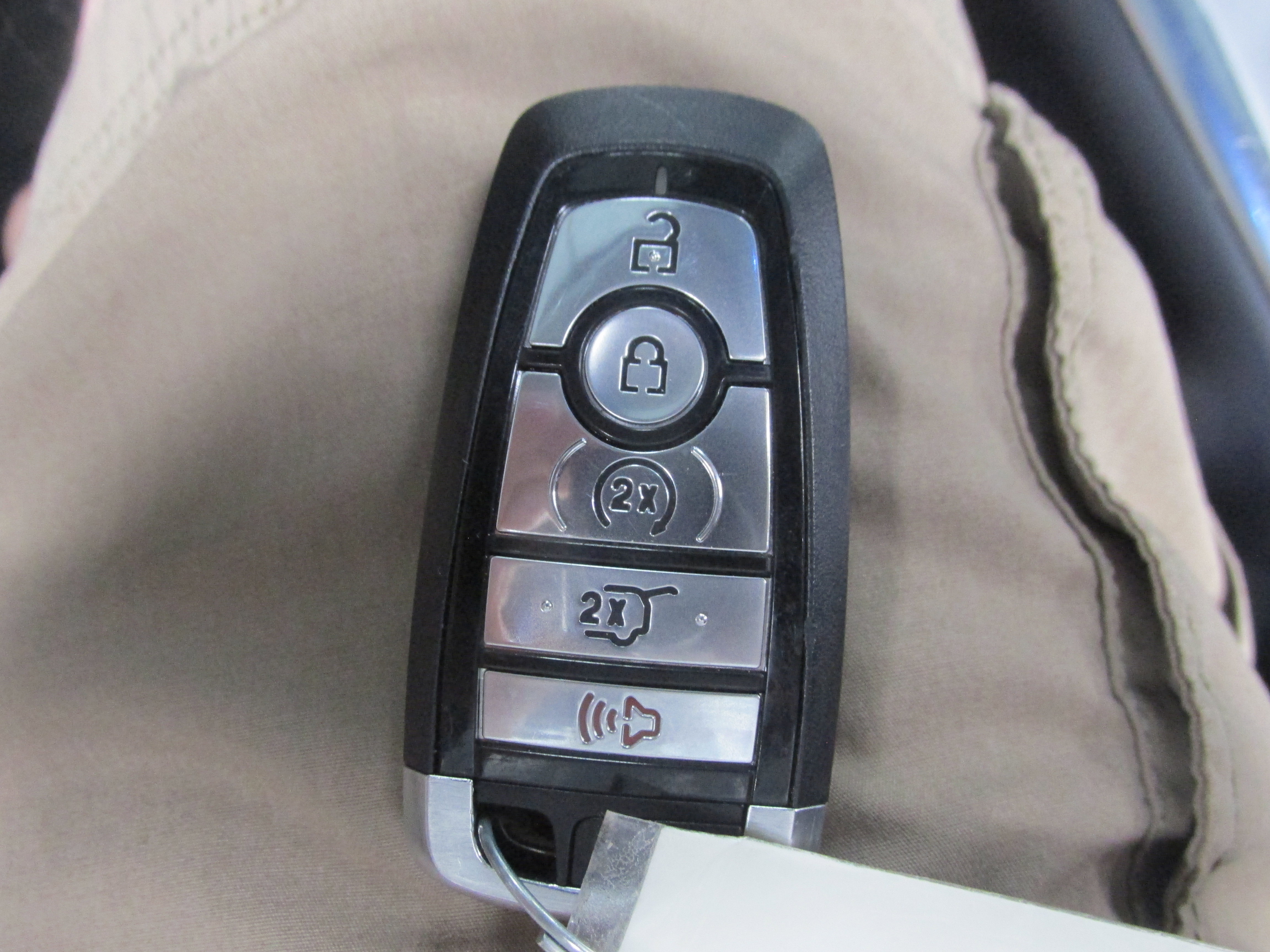 Used 2022 Ford Explorer XLT w/ Equipment Group 202A image 46