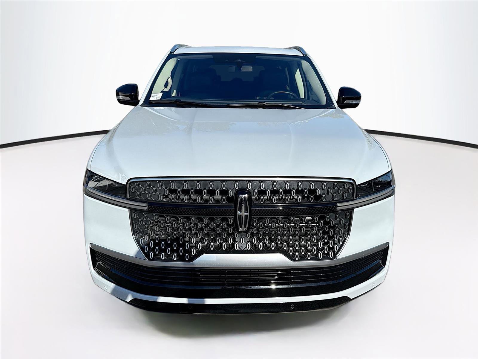 Used 2025 Lincoln Navigator L Reserve image 8