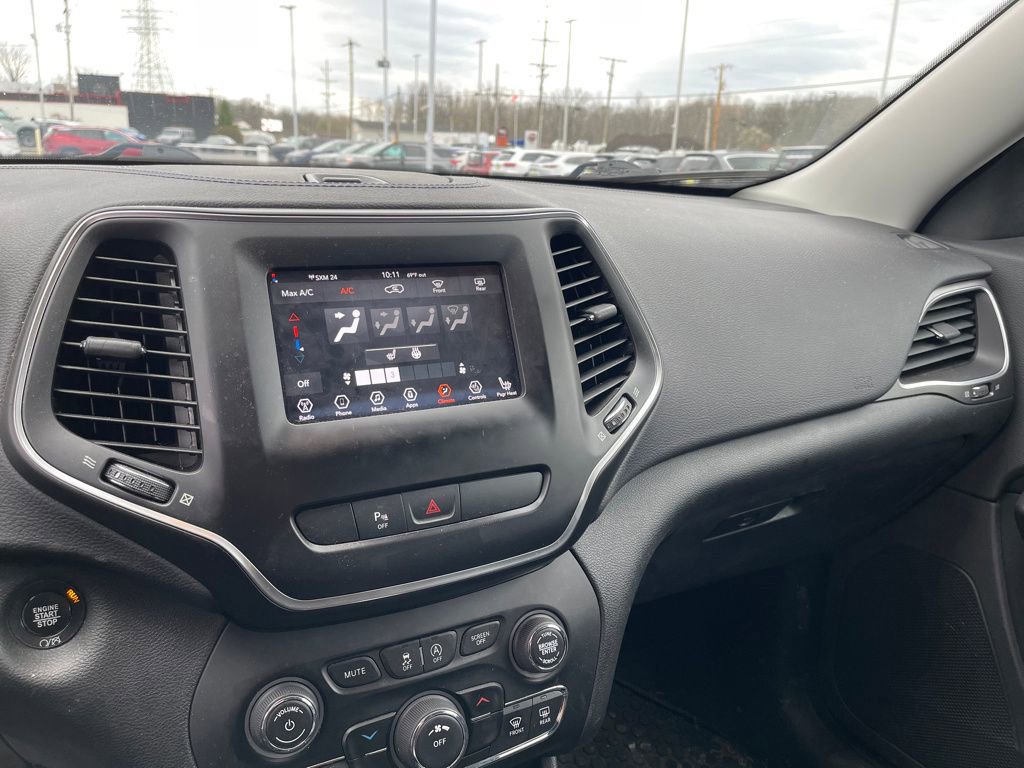 Used 2019 Jeep Cherokee Latitude Plus w/ Cold Weather Group image 16