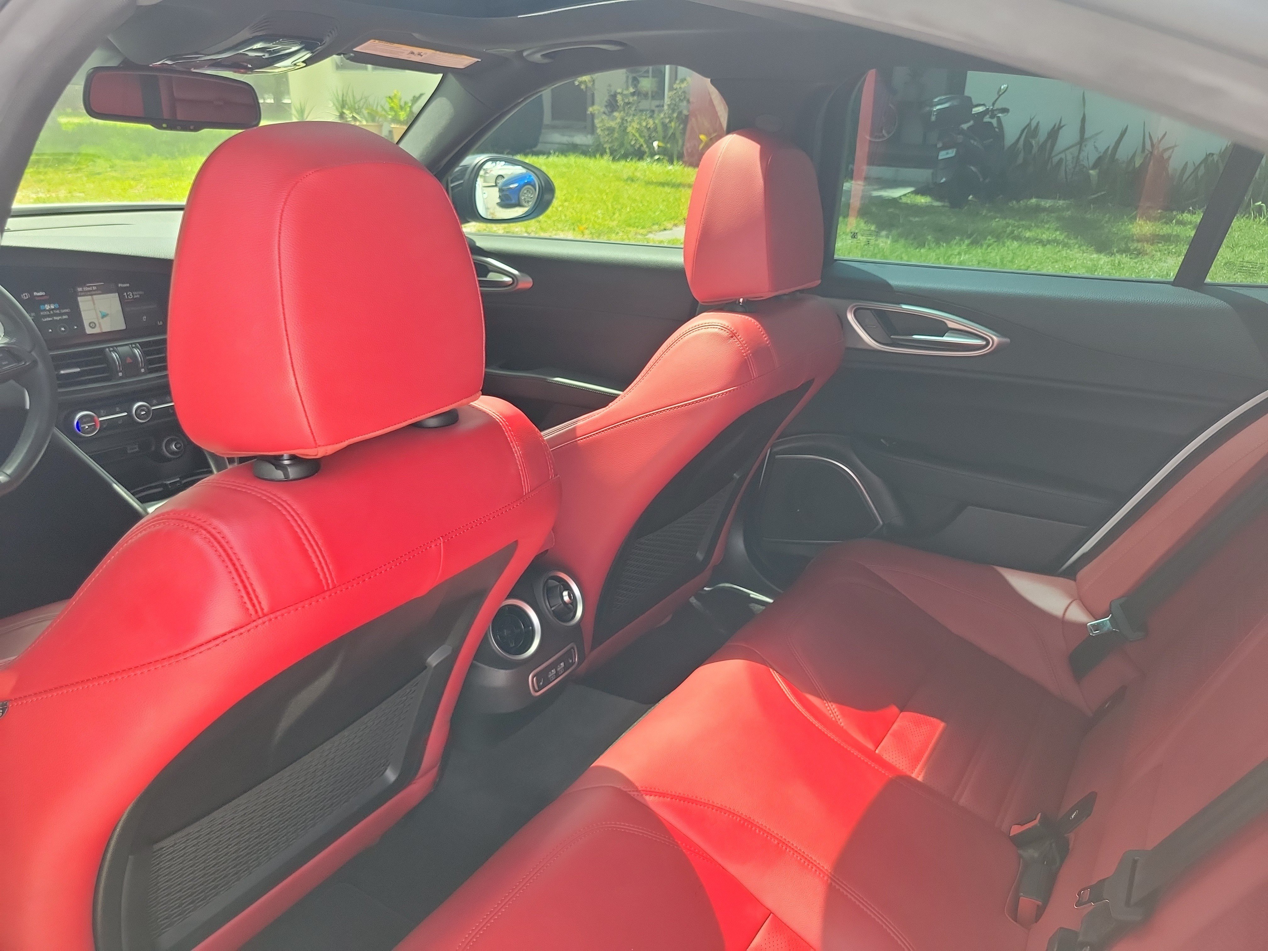 Used 2023 Alfa Romeo Giulia Veloce RWD image 13