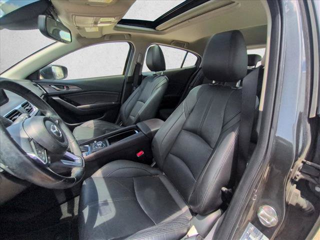 Used 2018 MAZDA MAZDA3 Grand Touring w/ Premium Equipment Package FWD image 14
