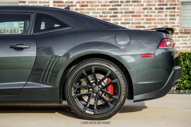 Used 2015 Chevrolet Camaro SS w/ SS Performance Package RWD image 5