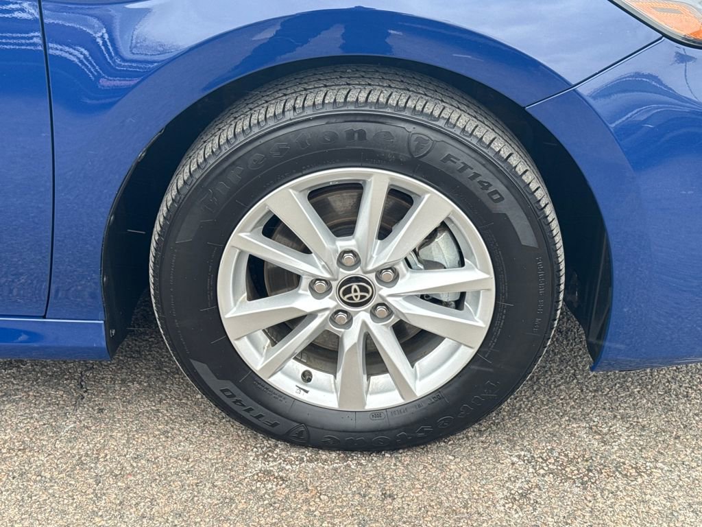 Used 2025 Toyota Camry XSE image 41