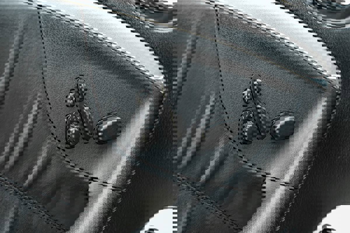 Used 2007 Mercedes-Benz CLK 63 AMG Cabriolet image 39