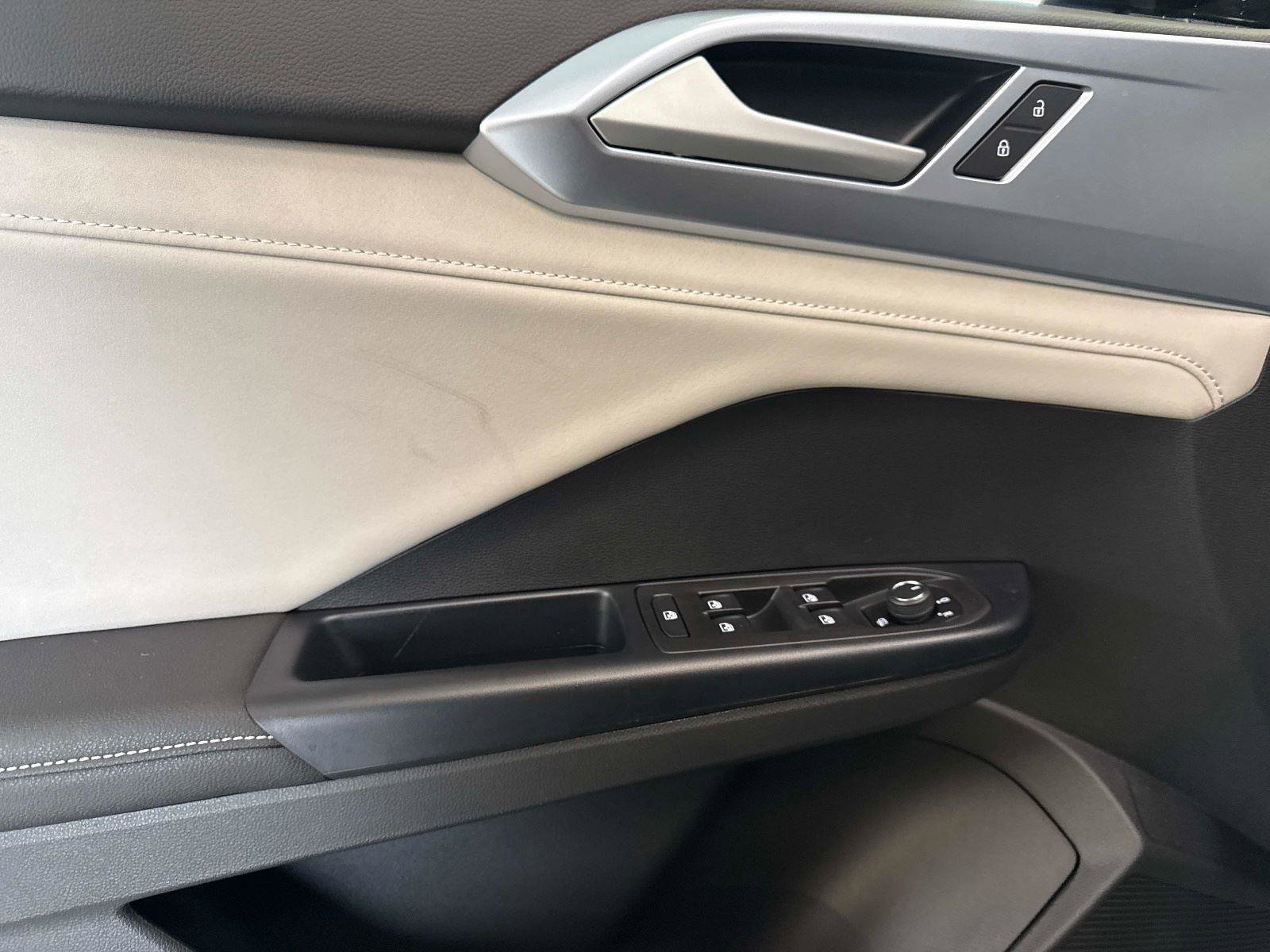 New 2026 Volkswagen Taos SE image 18