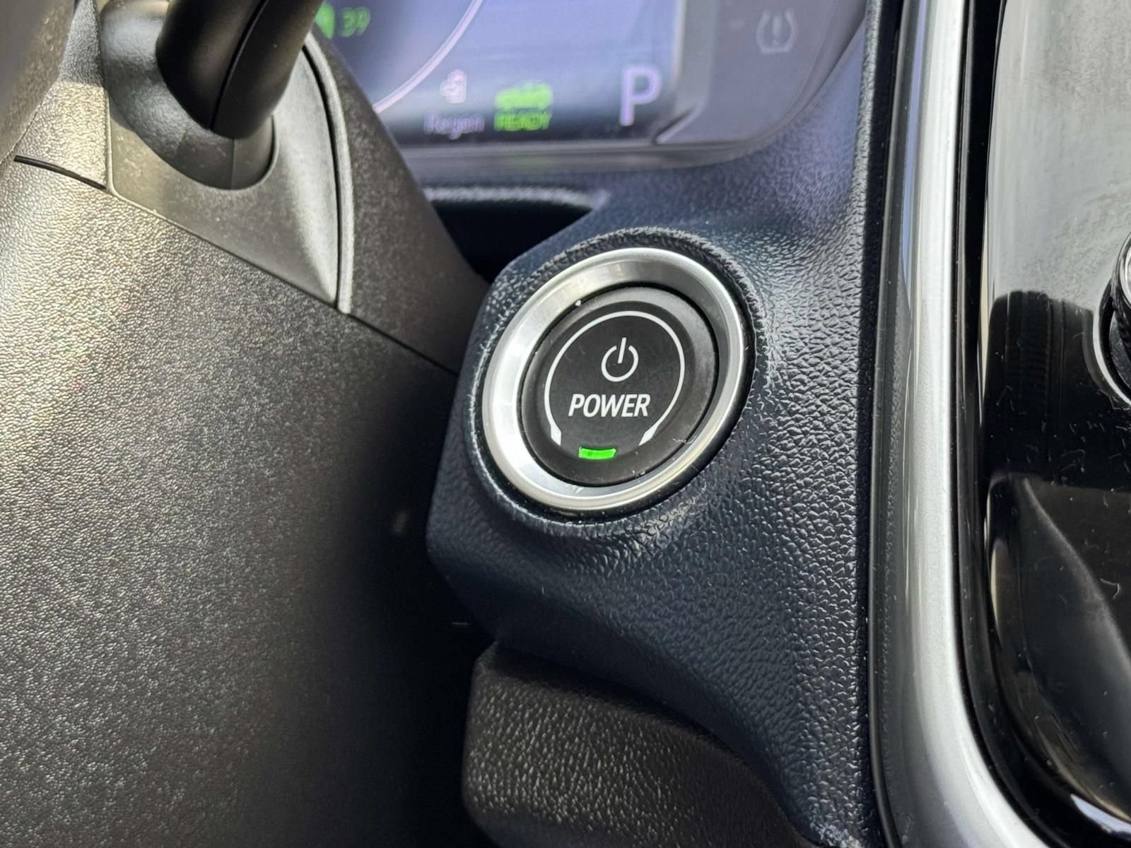 Used 2023 Chevrolet Bolt EUV Premier w/ Sun & Sound Package FWD image 6