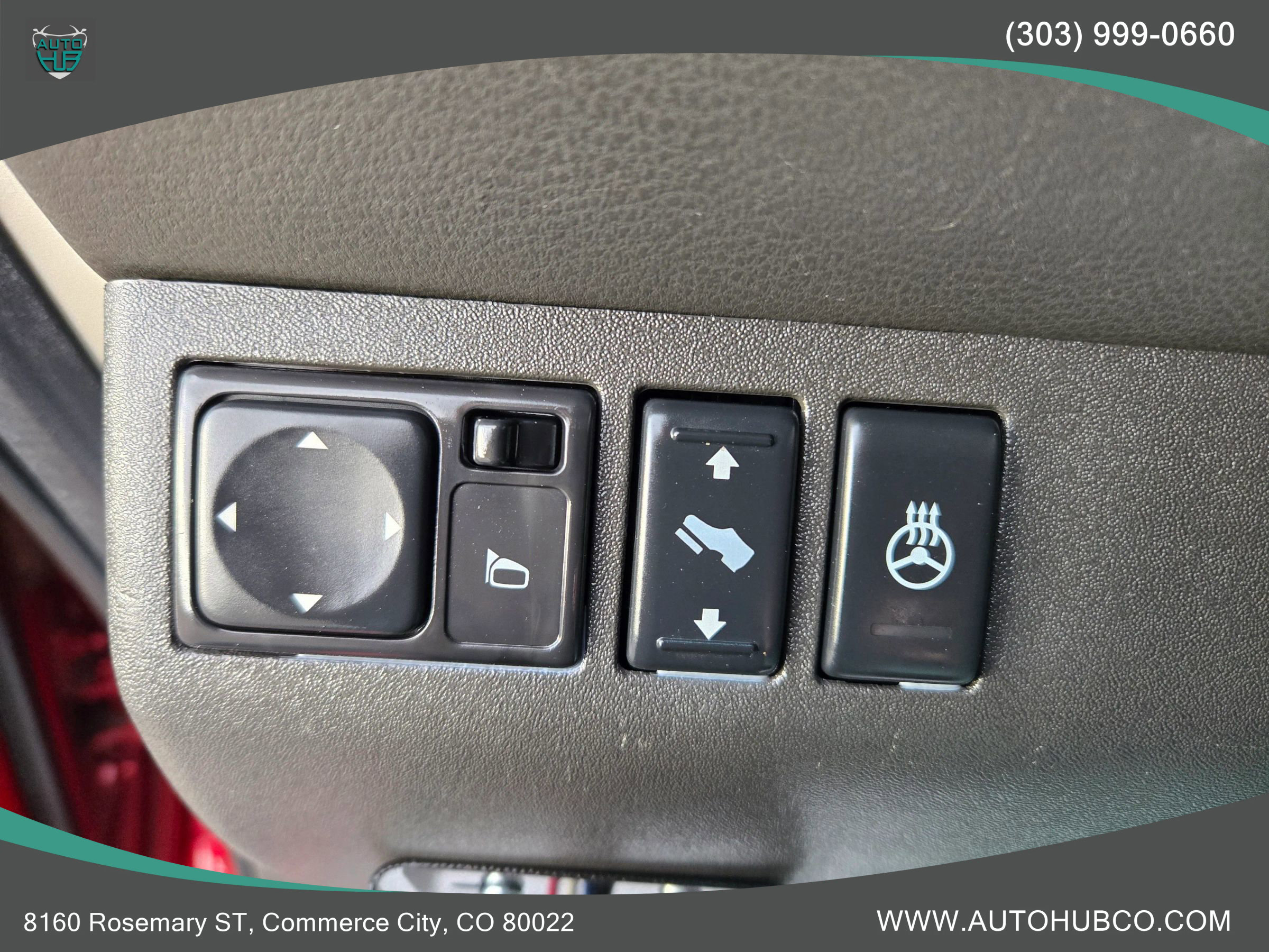 Used 2011 Nissan Pathfinder LE image 23