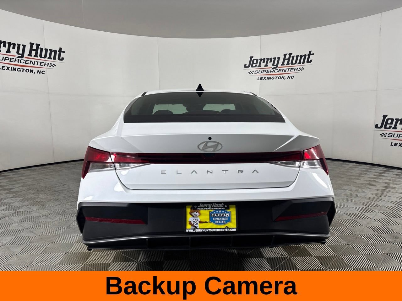 Used 2026 Hyundai Elantra SE FWD image 7