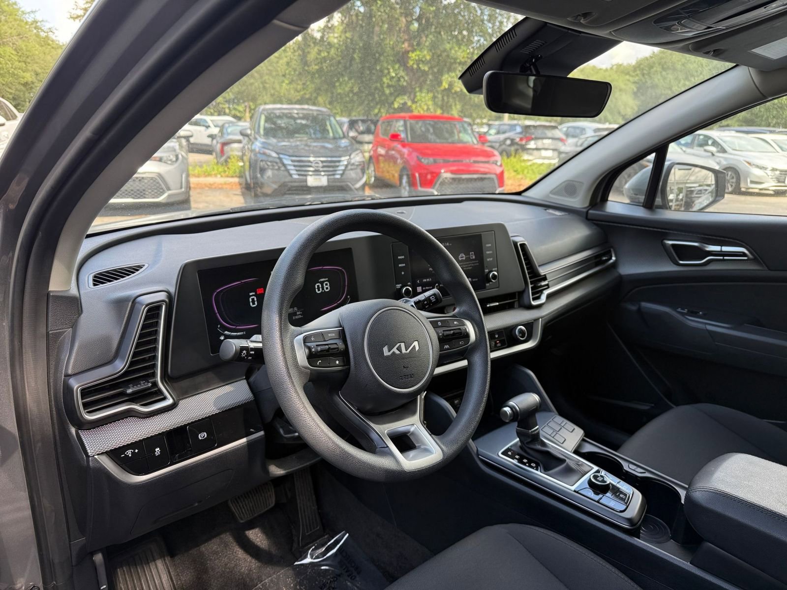 Used 2025 Kia Sportage LX FWD image 32