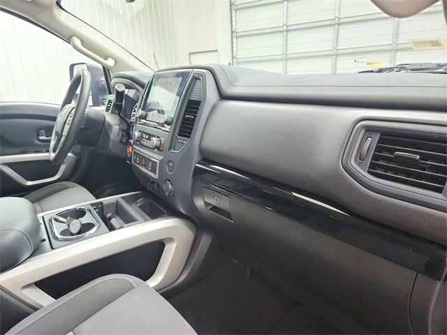 Used 2024 Nissan Titan SV w/ SV Convenience Package image 32