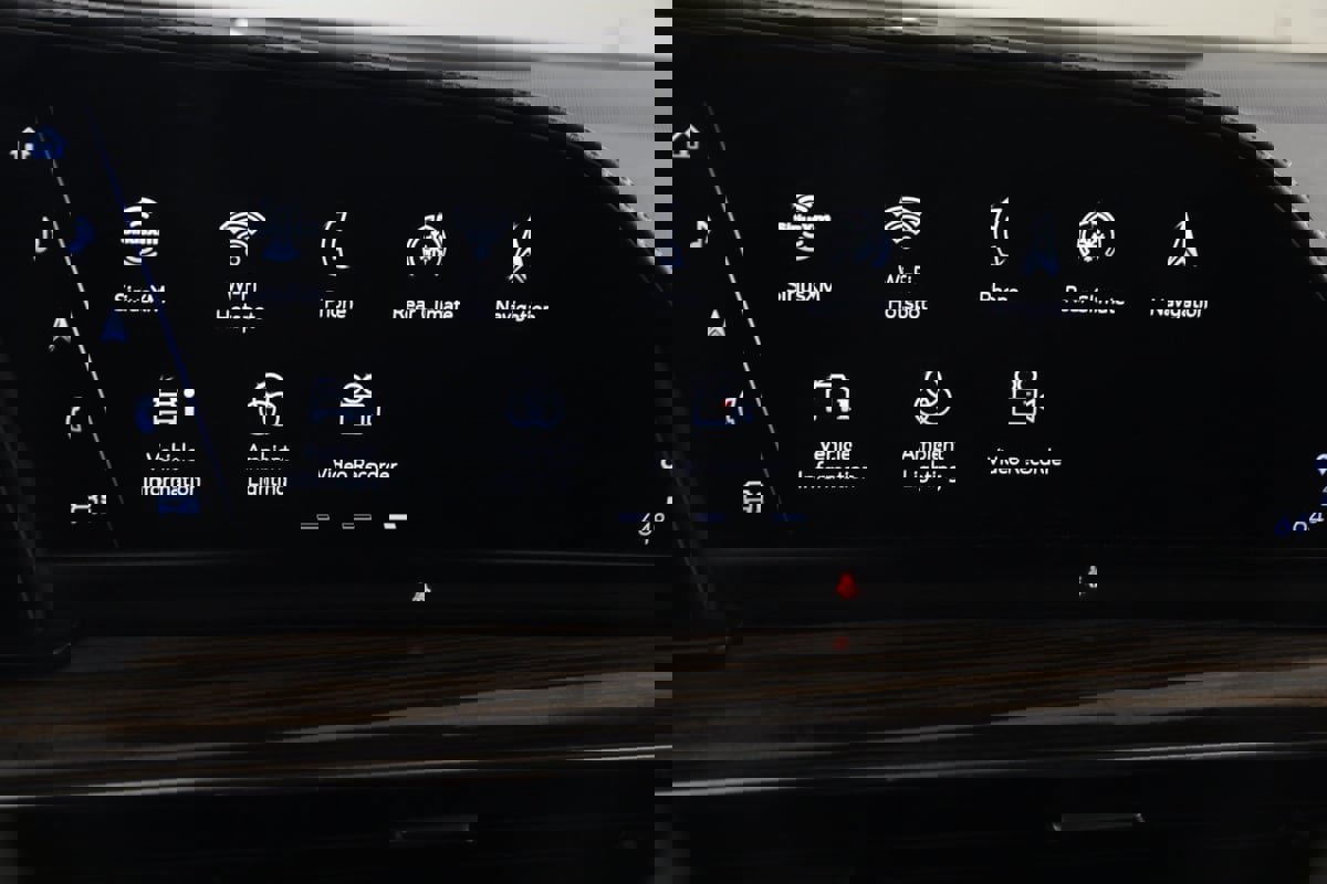 Used 2023 Cadillac Escalade Premium Luxury image 37