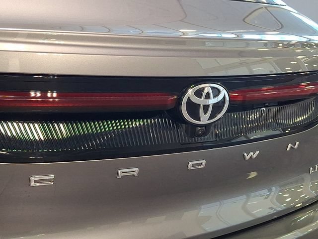 Used 2023 Toyota Crown AWD/4WD image 29