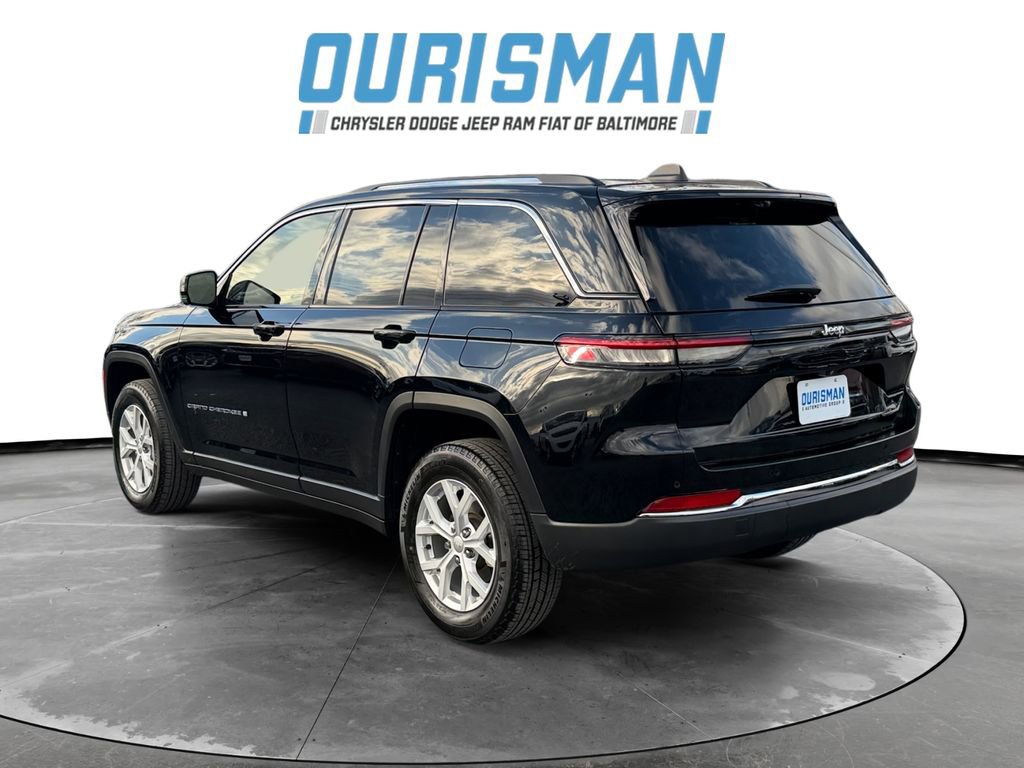 Used 2023 Jeep Grand Cherokee Limited w/ Luxury Tech Group II image 4