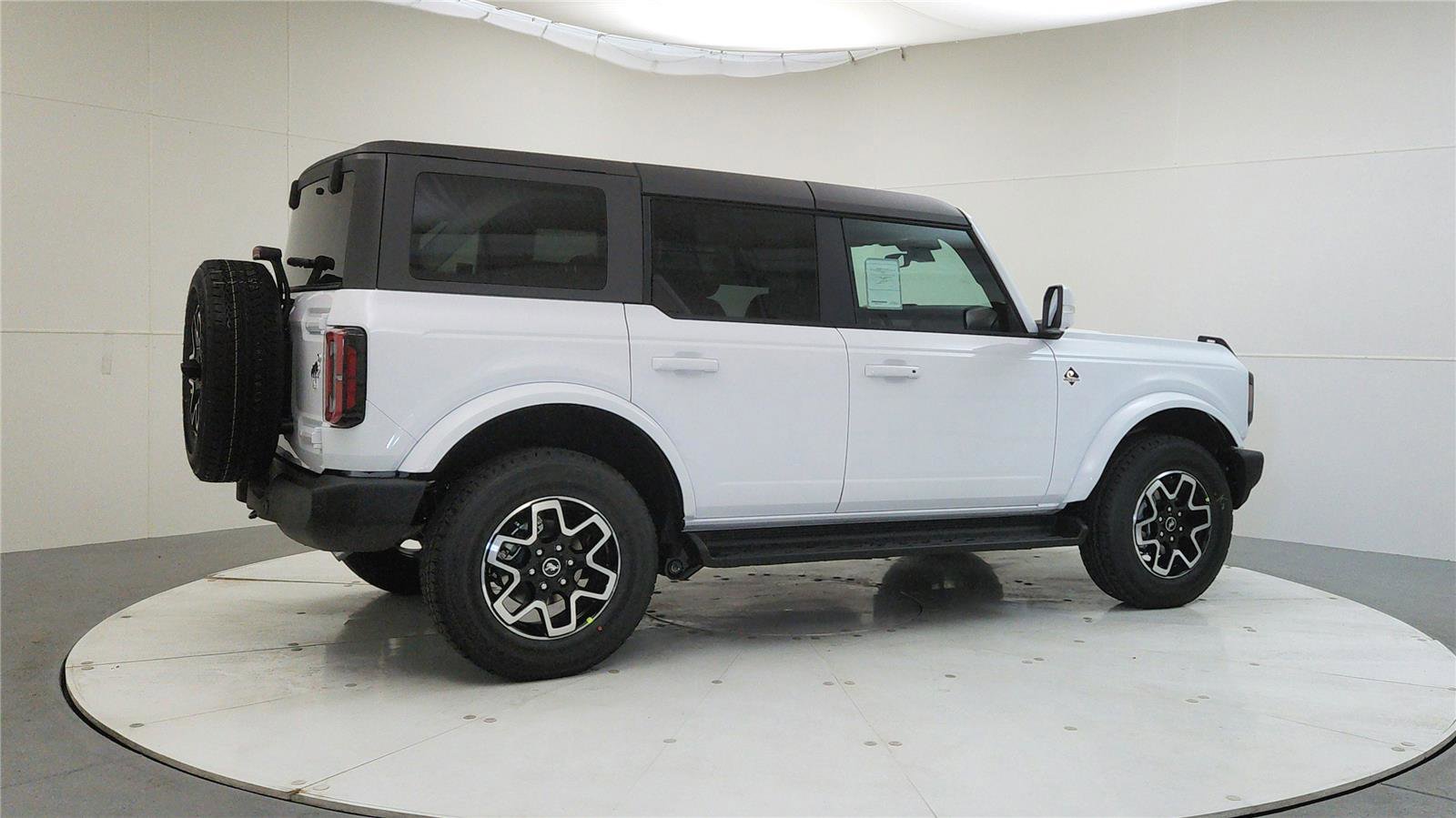 New 2025 Ford Bronco Outer Banks image 8