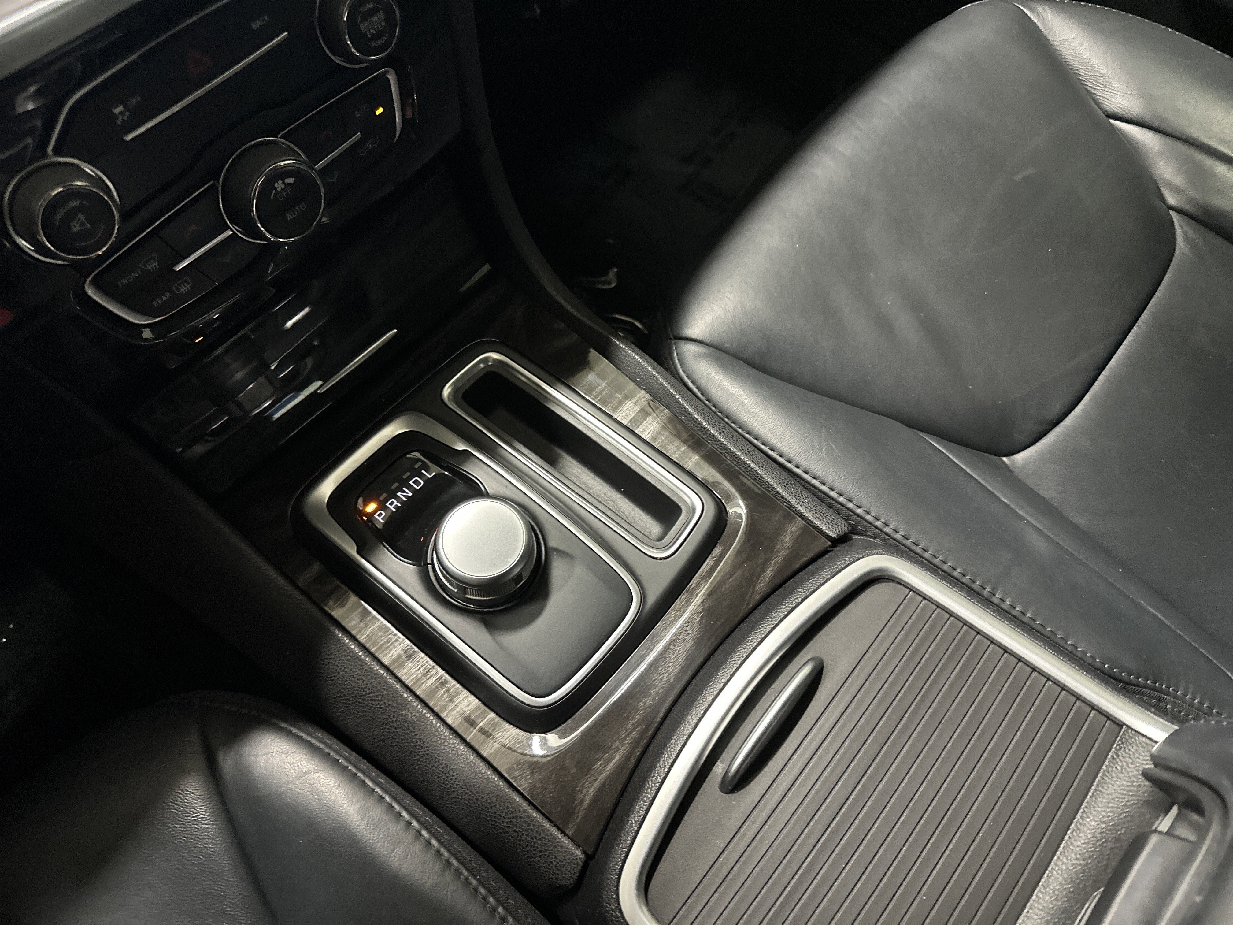 Used 2015 Chrysler 300 Limited w/ Driver Convenience Group image 26