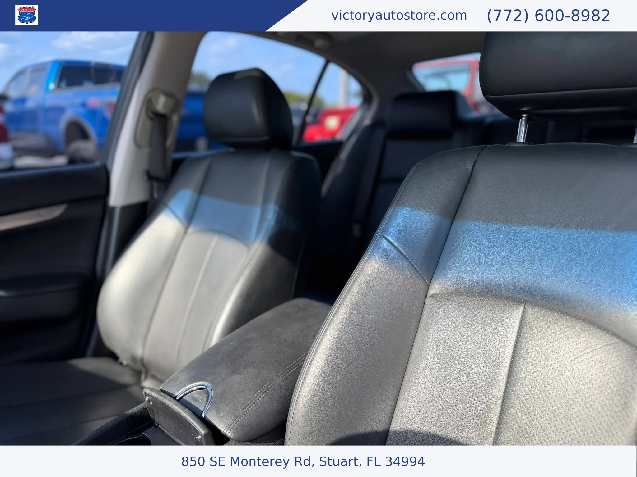 Used 2015 INFINITI Q40 w/ Moonroof Package RWD image 12
