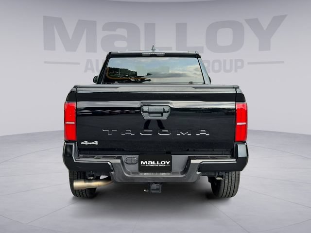 Used 2025 Toyota Tacoma SR5 AWD/4WD image 4