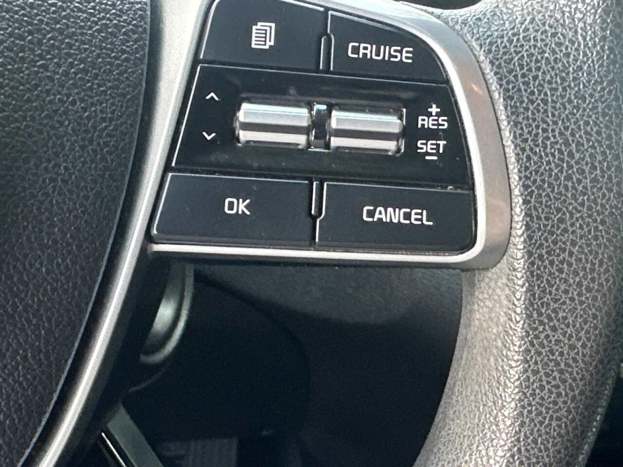 Used 2019 Kia Sorento LX FWD image 16