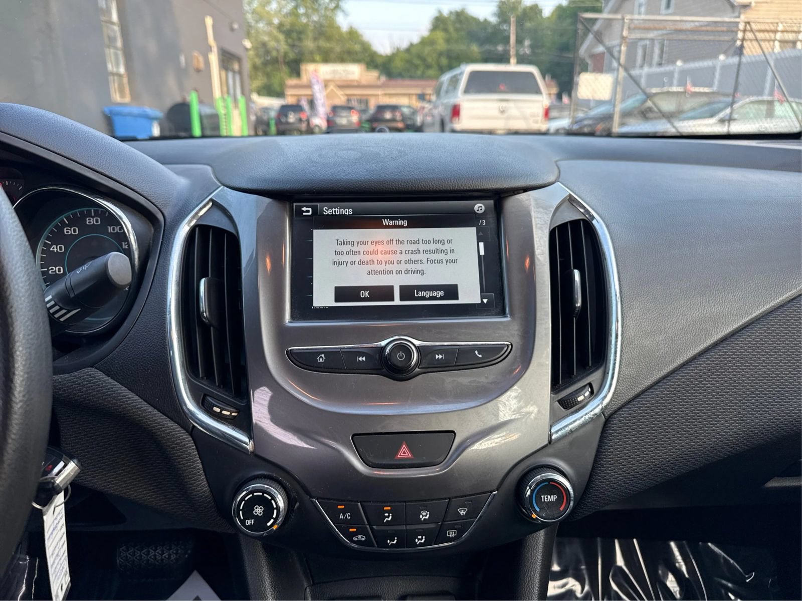 Used 2018 Chevrolet Cruze LT FWD image 14