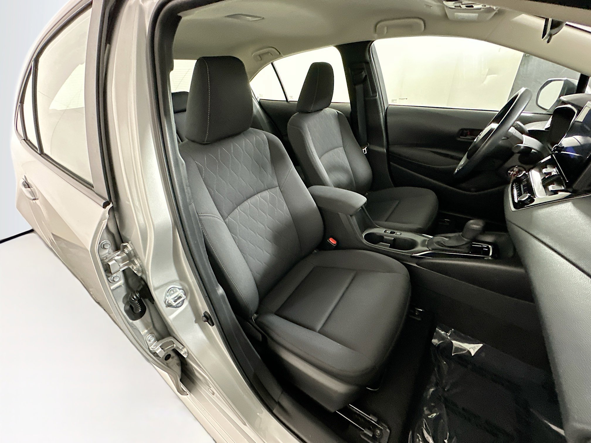 Used 2025 Toyota Corolla LE FWD image 26