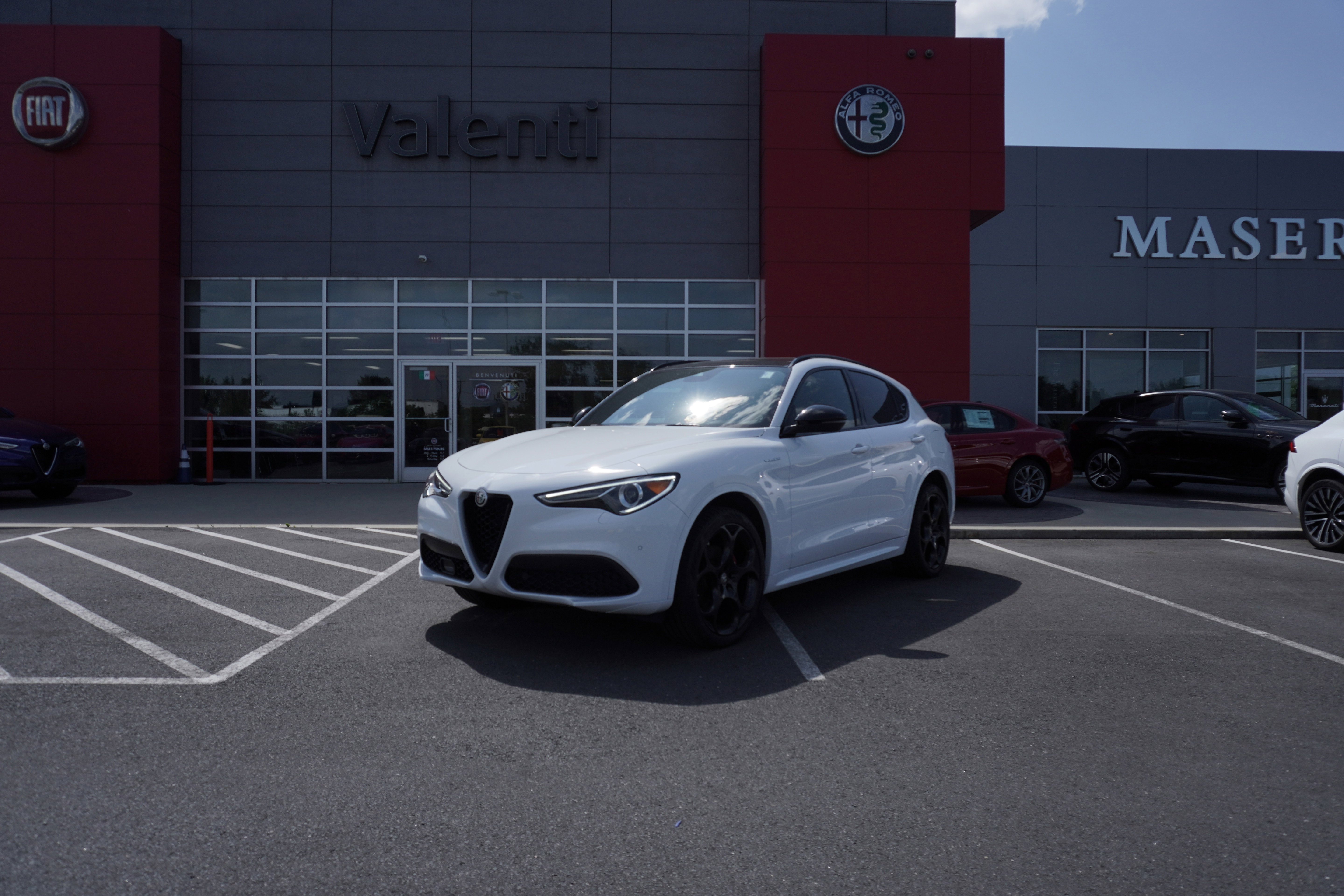 Used 2023 Alfa Romeo Stelvio Veloce image 1