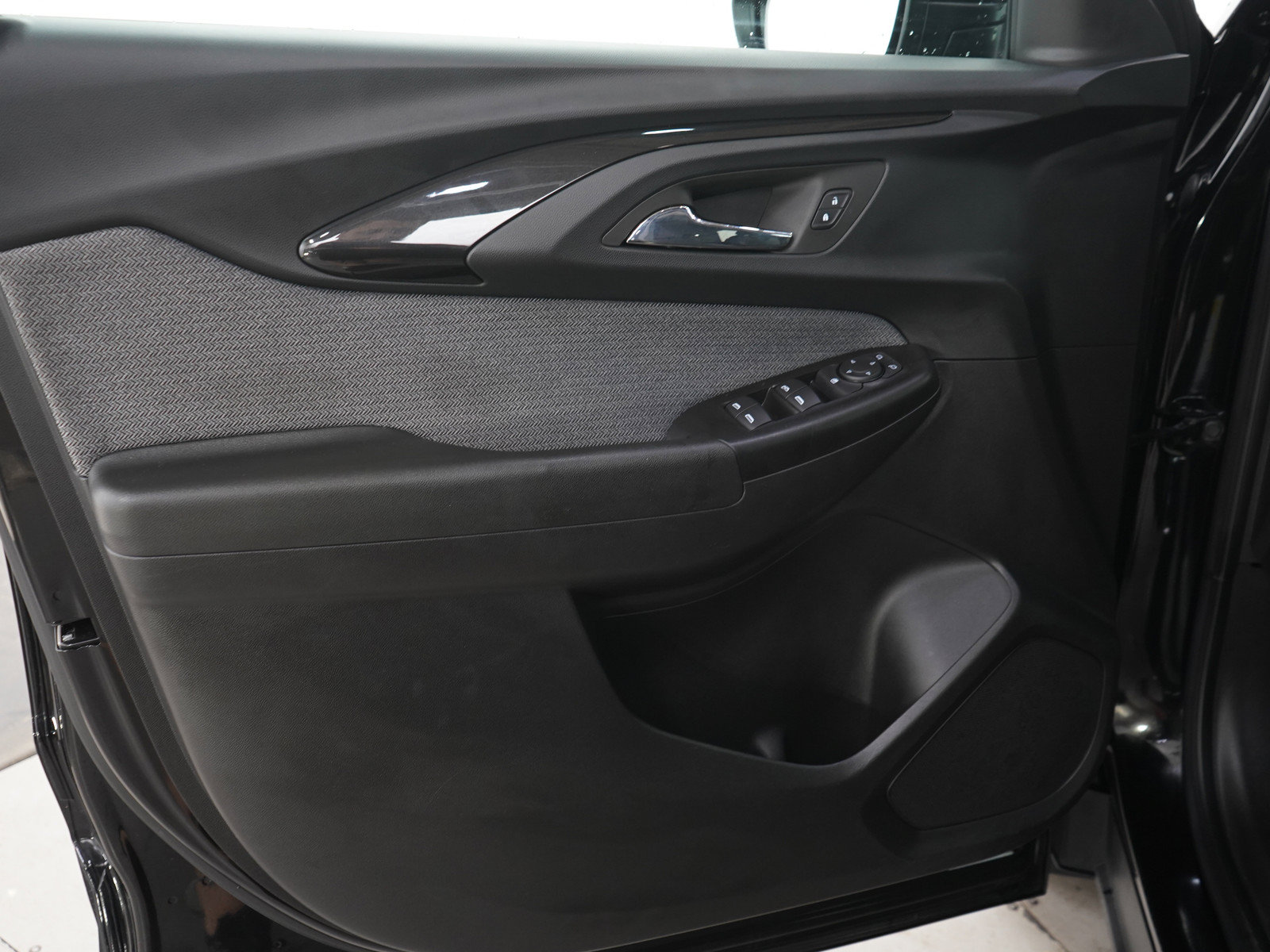 Used 2023 Chevrolet TrailBlazer LT FWD image 20