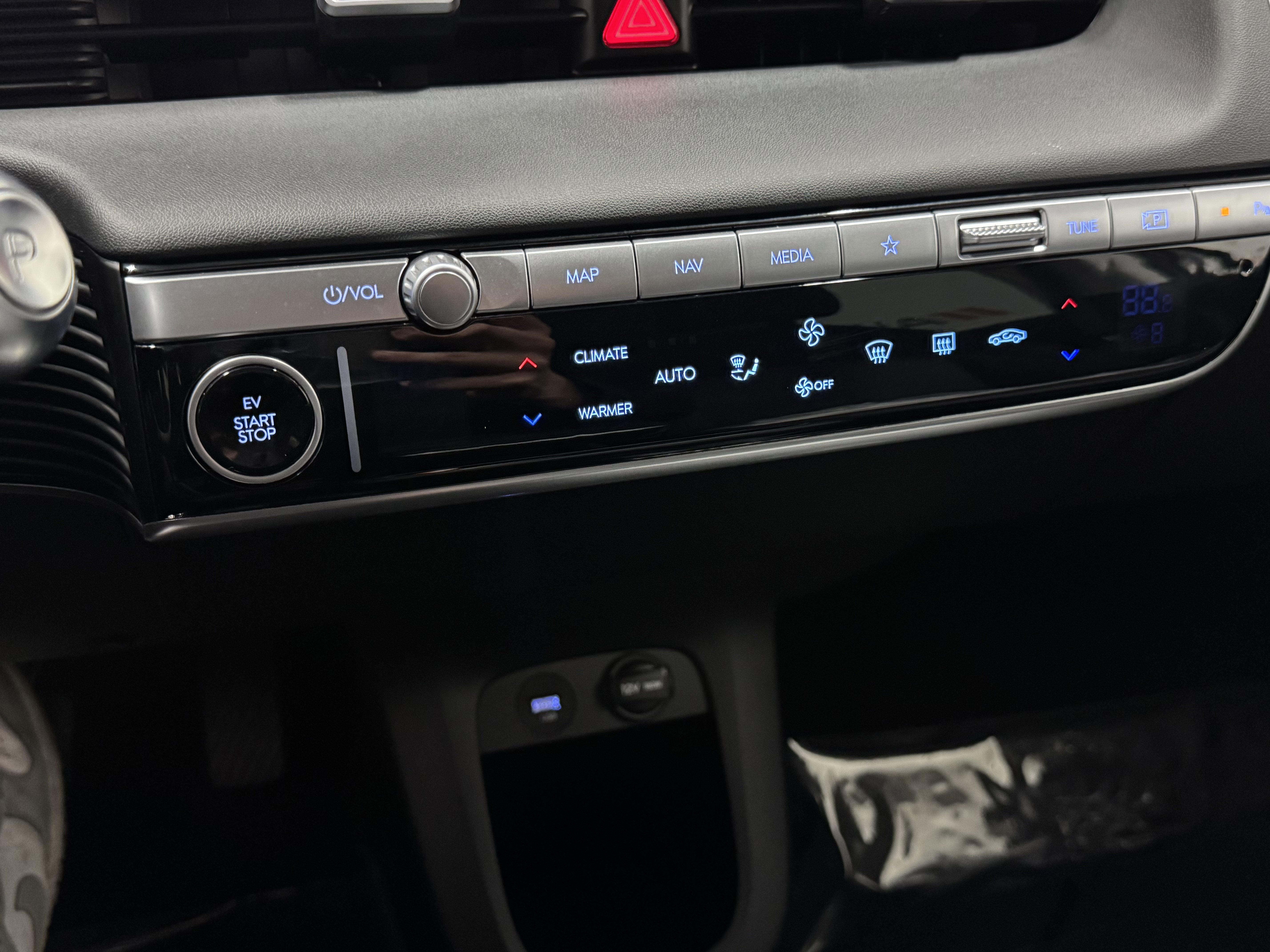 Used 2024 Hyundai Ioniq 5 SEL image 29