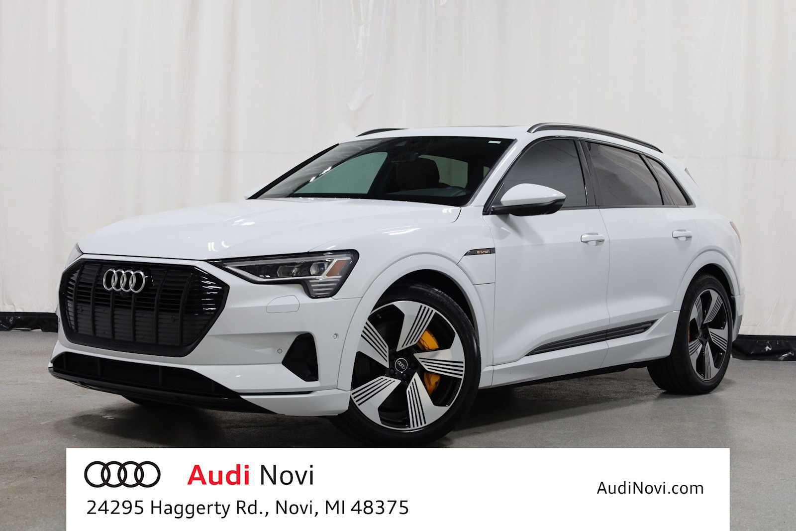Used 2023 Audi e-tron Premium Plus w/ Premium Plus Package AWD/4WD image 1