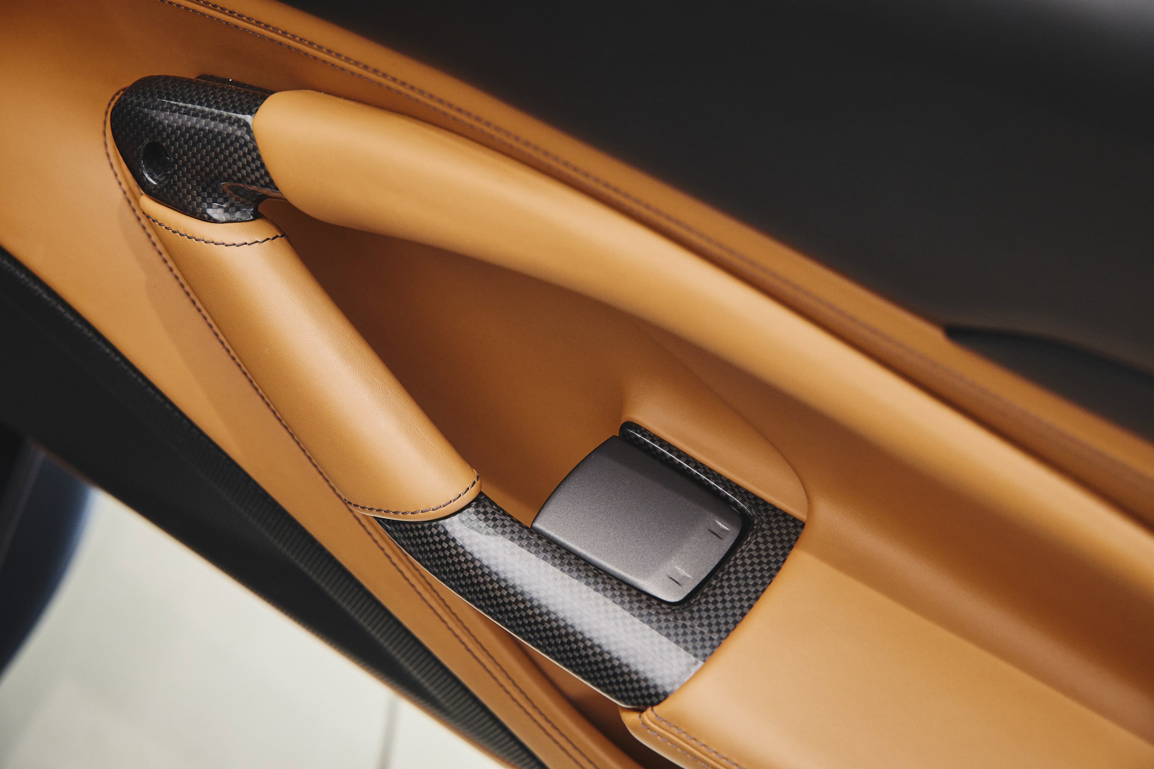 Used 2022 Ferrari F8 Tributo image 43